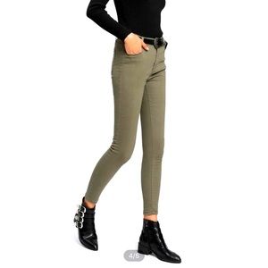 NWOT Skinny Ankle Jeans